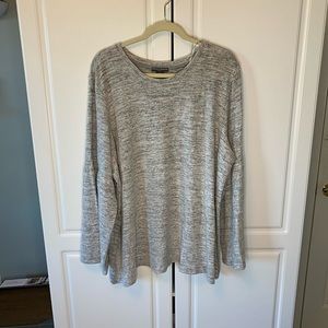 Chelsea & Theodore women’s plus size bell sleeve top